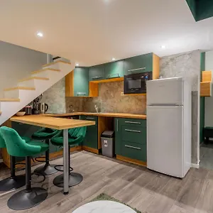 Full Equipment Designed In The Heart Of For 4 People , Budapest Hungary